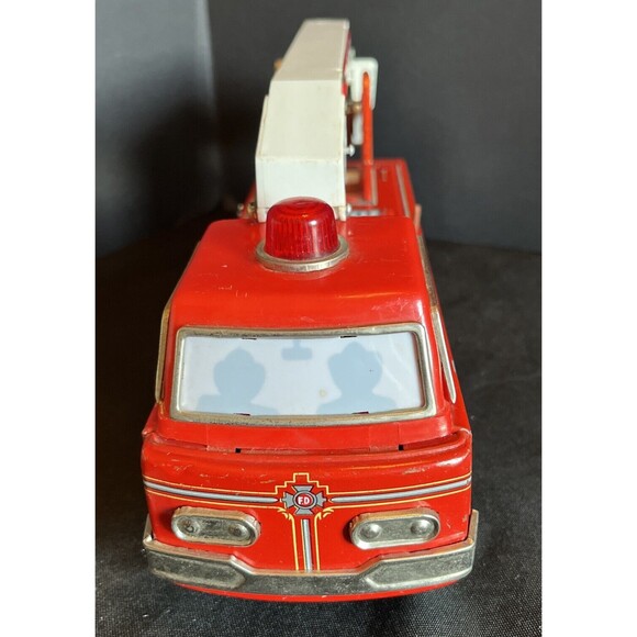 VTG Yonezawa Japan Tin Battery Operated Snorkle Fire Engine Truck Doesn’t Work - Picture 3 of 14